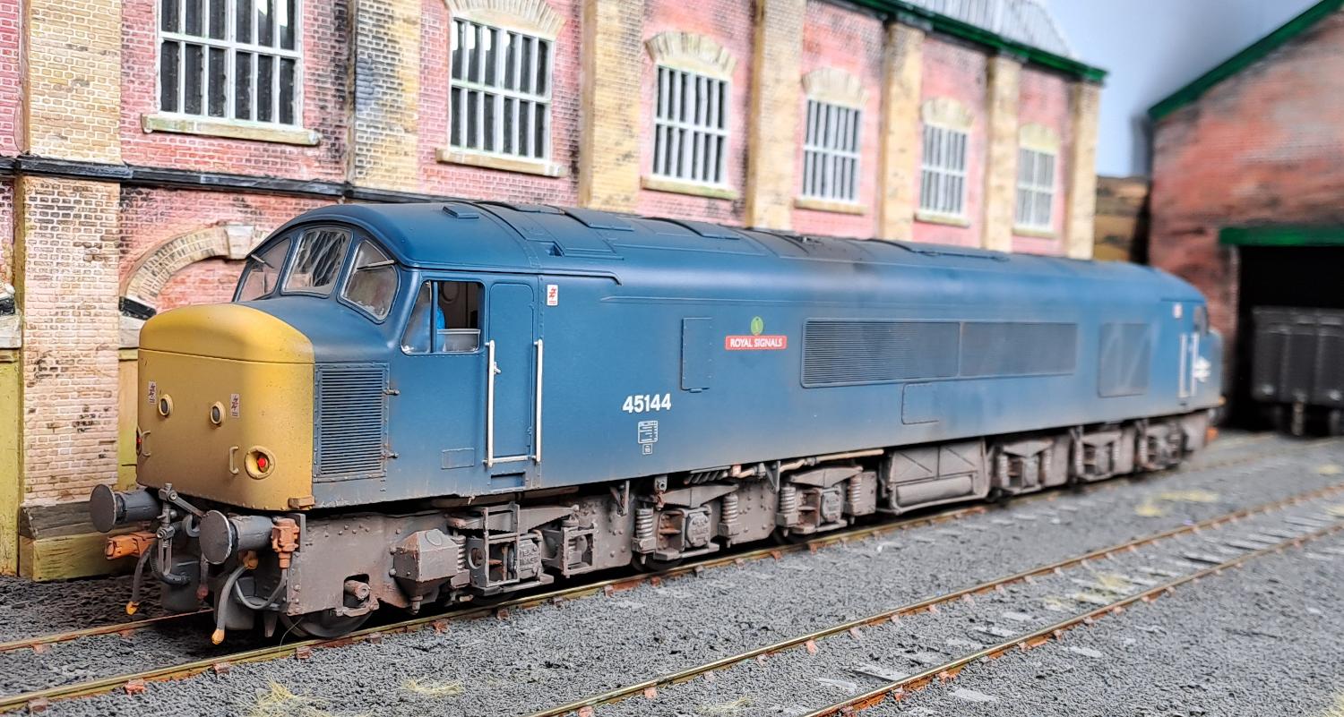 Heljan<br>Peak Class 45 Royal Signals 45144<br>(4526)