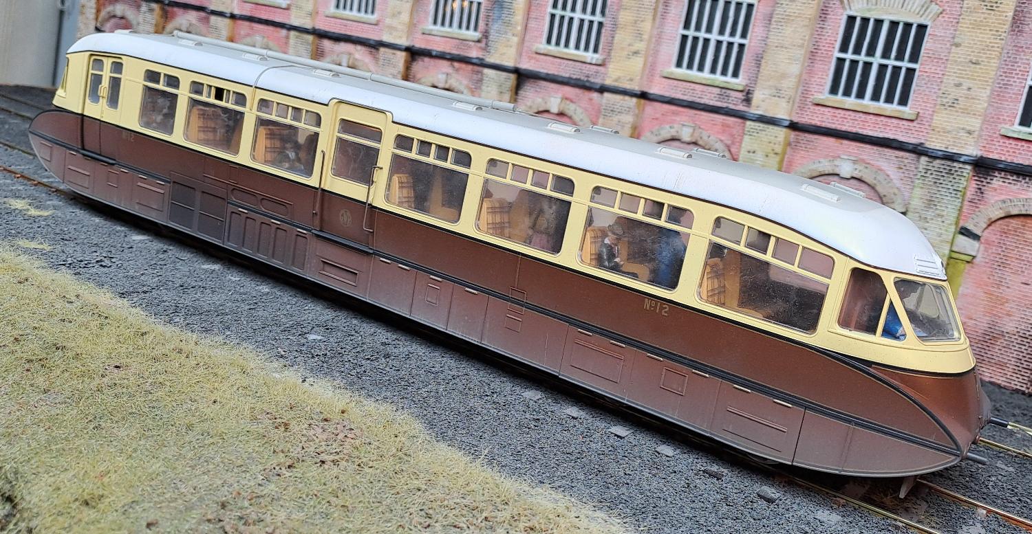 Dapol<br>GWR Railcar No12 Lined Choc/Cream GWR Monogram<br>(7D-011-001)