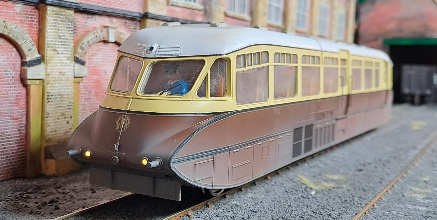 Dapol<br>GWR Railcar No12 Lined Choc/Cream GWR Monogram<br>(7D-011-001)